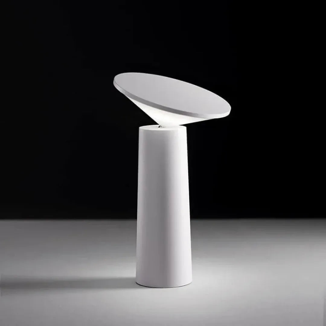 Lámpara de Mesa Portátil Regulable | Iluminación Moderna