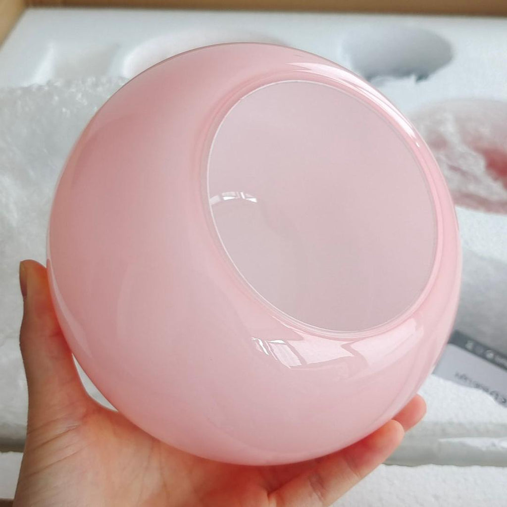 Araña con Pantallas de Vidrio Rosa Suave | Acabado Dorado