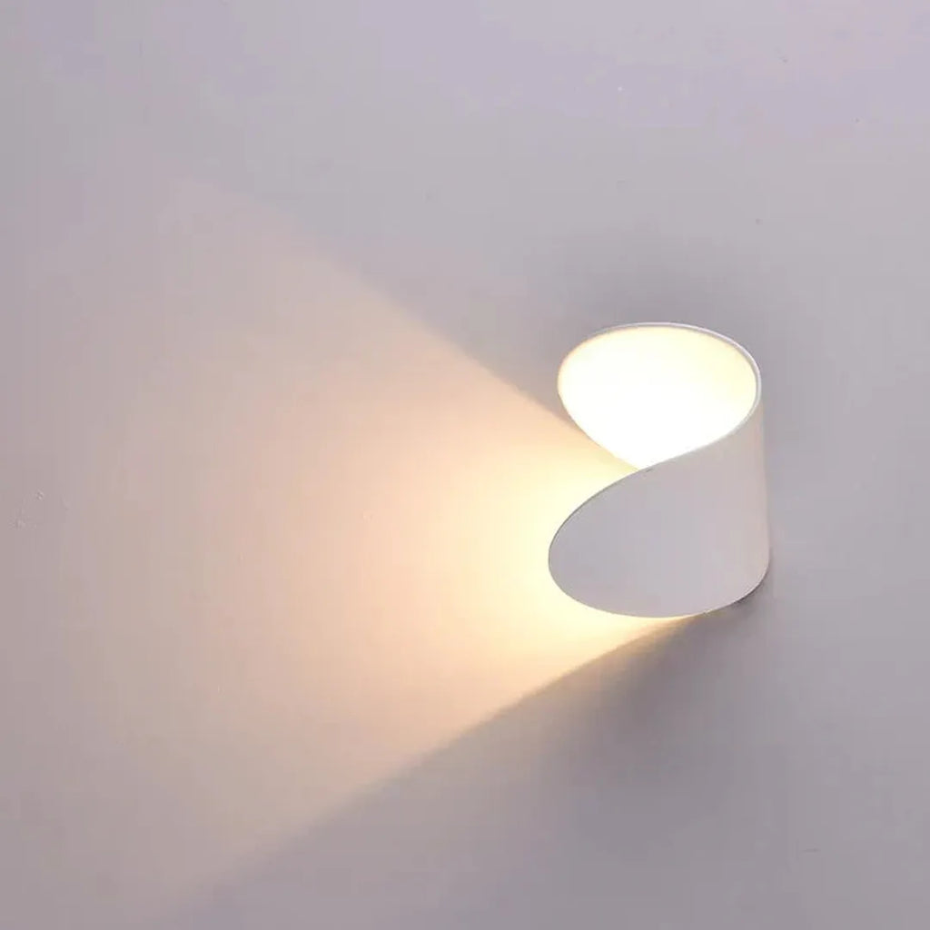 Adjustable Wall Lamp | Modern Design