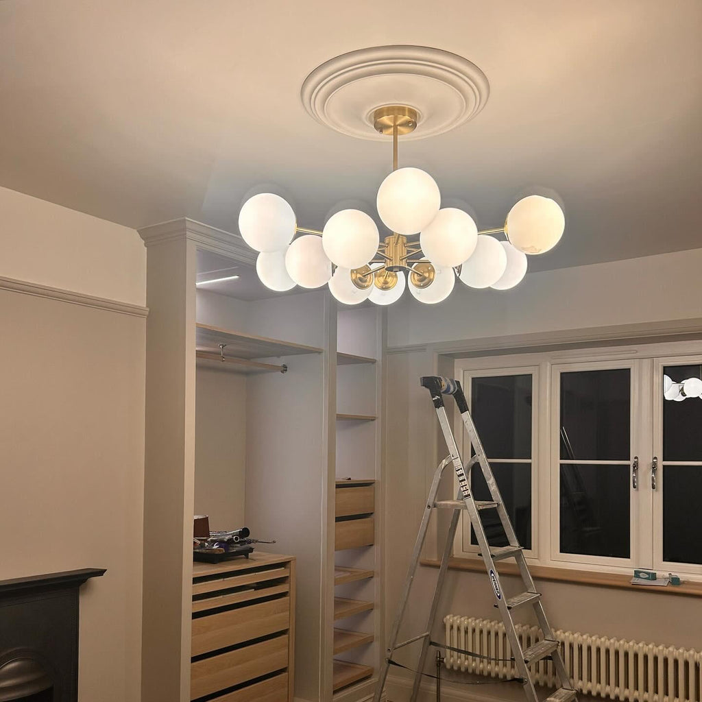 Sputnik-Kronleuchter aus opakem Glas mit zwei Ebenen und 12 Lichtern